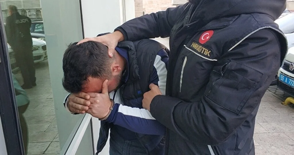 Samsun'da Evinden uyuşturucu satan genç tutuklandı