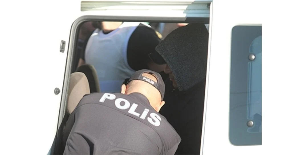Soyguncu ikna edildi