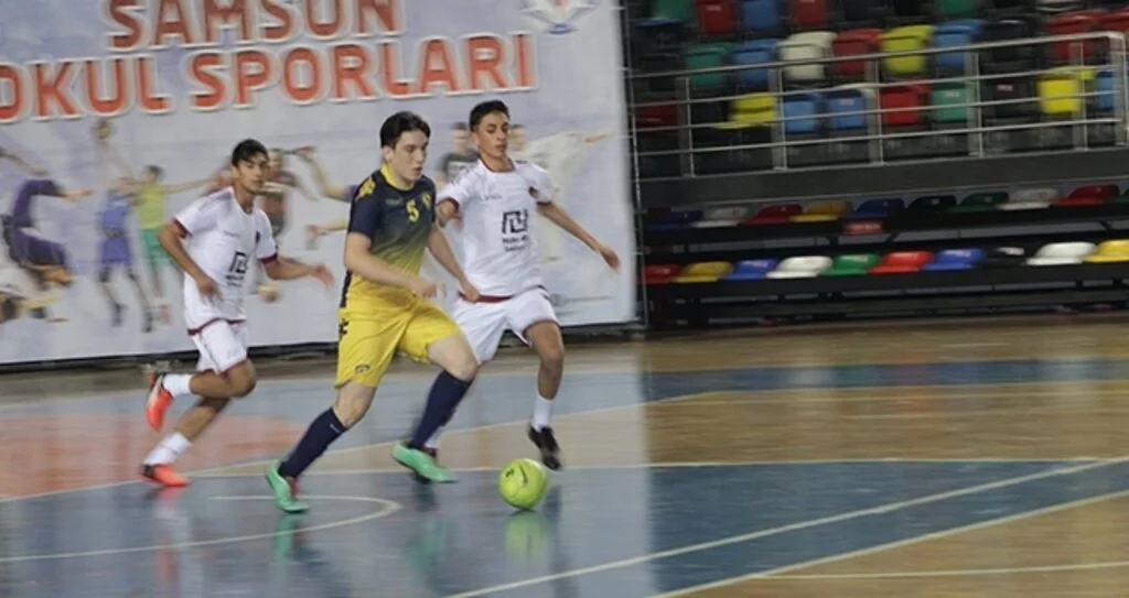 Spor Lisesi Güle Oynaya Kazandı