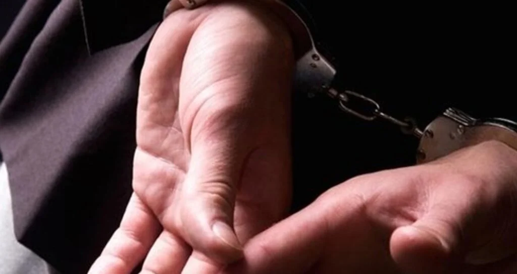Telefon siparişine kulaklık gönderene 3 yıl 4 ay hapis