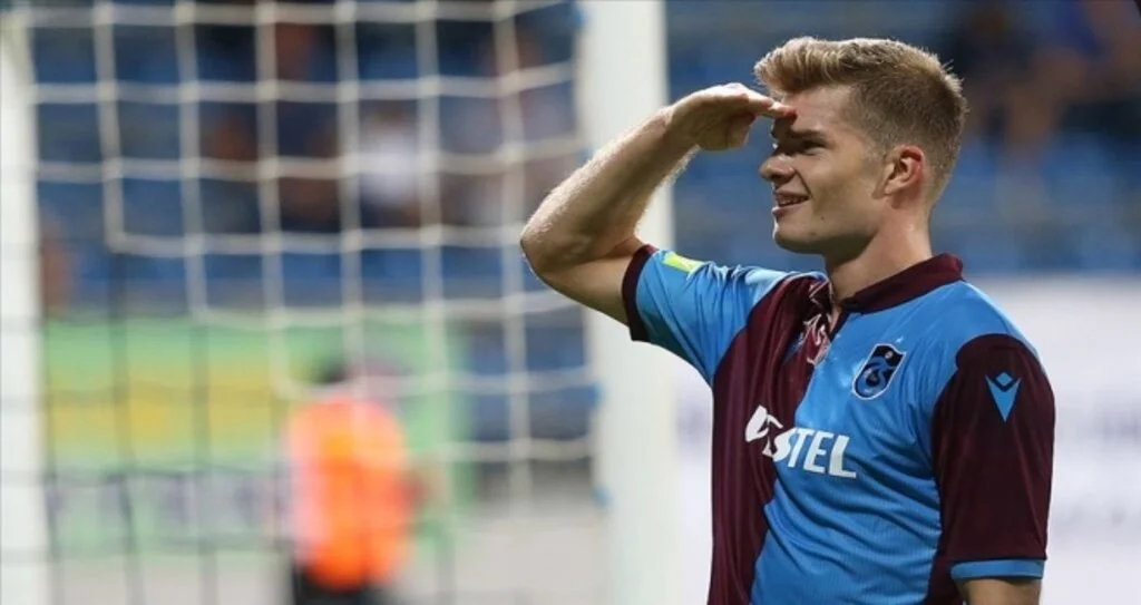 Trabzonspor'u golcü oyuncusu Sörloth taşıyor