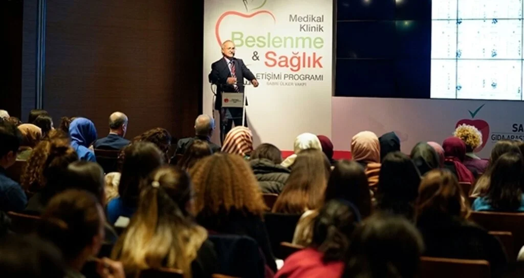 Türkiye’de Bir İlk! Tıp Doktorları Sabri Ülker Vakfı Medikal Klinik Beslenme ve Sağlık İletişimi Programı’nda Beslenme Bilimi Üzerine Eğitim Aldı