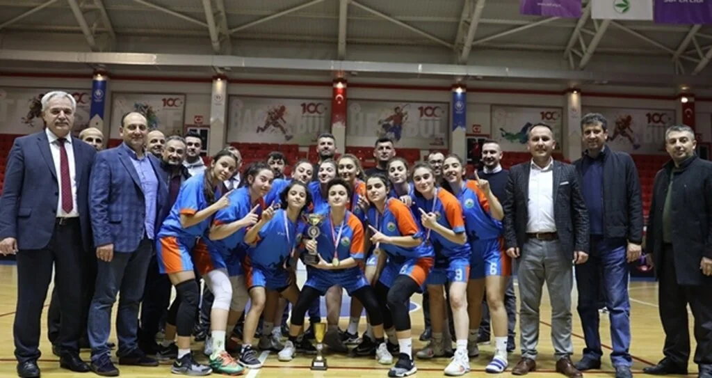 U18'de Şampiyon İlkadım Belediyespor Oldu