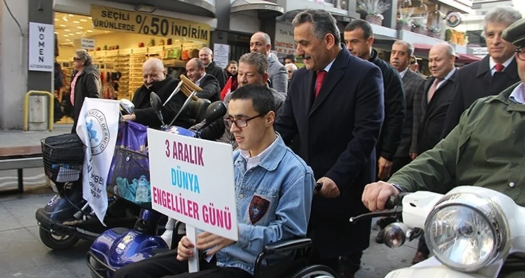 Vali Kaymak: Asıl engel insanların kafasında olan engeldir