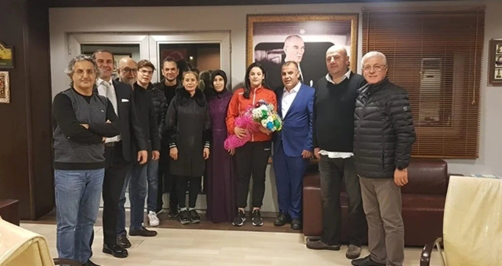 Yelken Kulüp Şampiyonu Ödüllendirdi