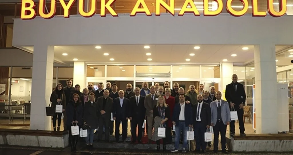 28 farklı ülkeden gelen hastalara şifa dağıtıyor