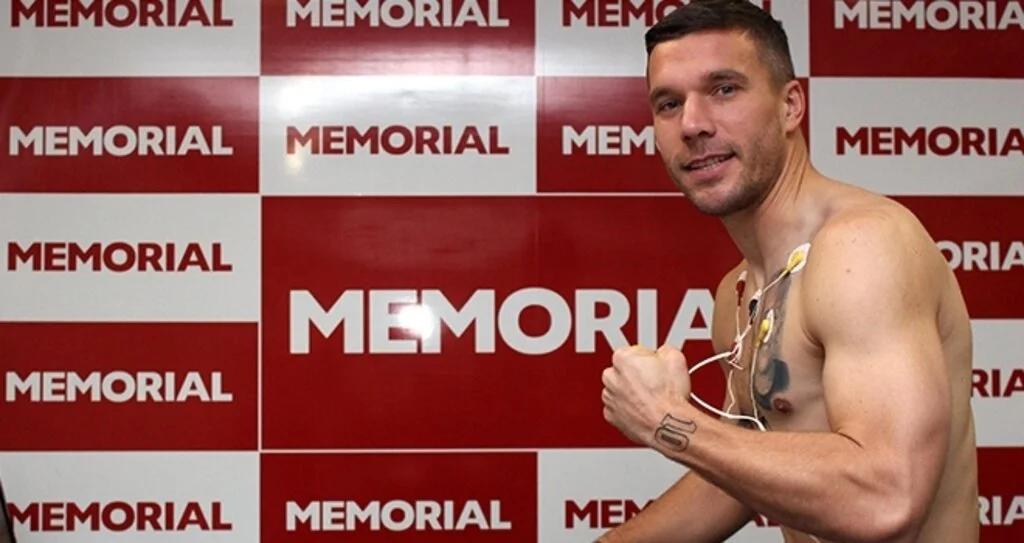 Antalyaspor'un Yeni Transferi Podolski Sağlık Kontrolünden Geçti!