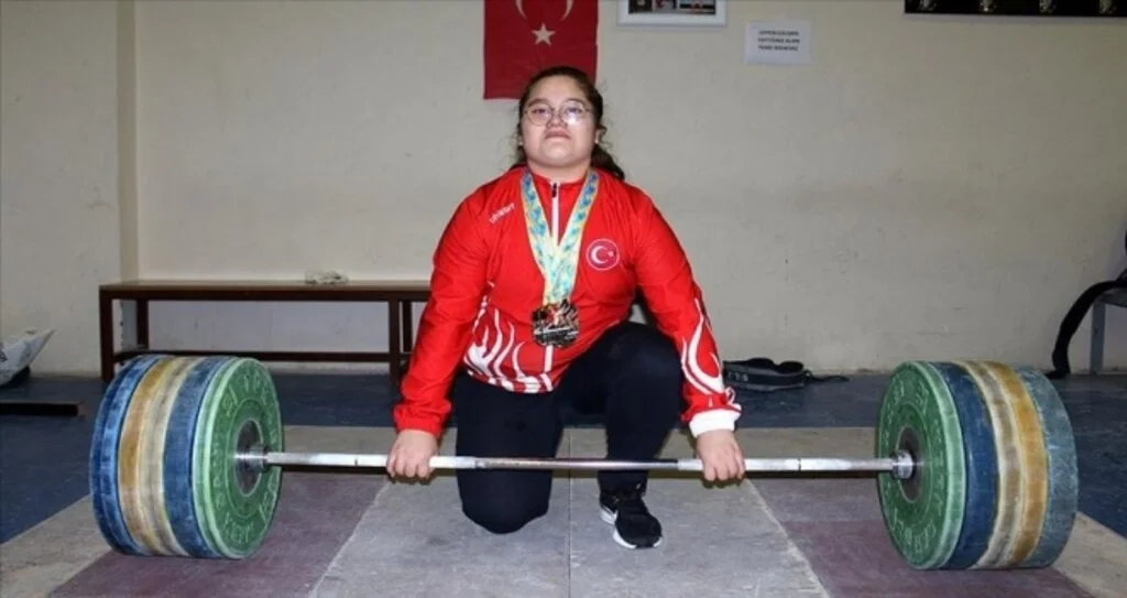 Avrupa şampiyonu halterci Aleyna'nın hedefi olimpiyatlar