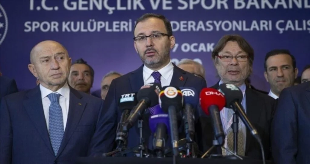 Bakan Kasapoğlu: Elbette rekabet olacak ama sadece sahada