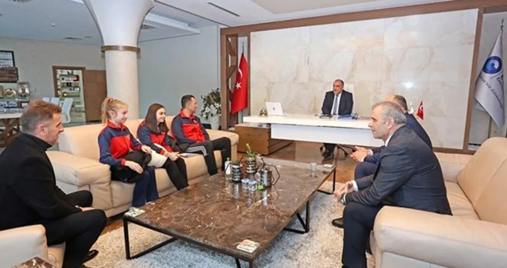 Başkan Sandıkçı Sporcuları Ağırladı