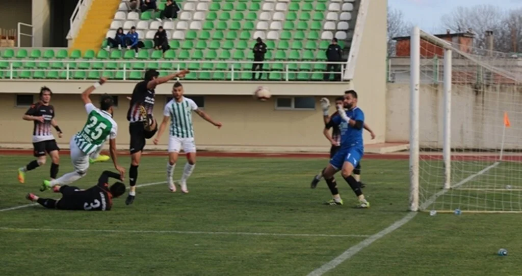 DERBİNİN GALİBİ ÇARŞAMBASPOR