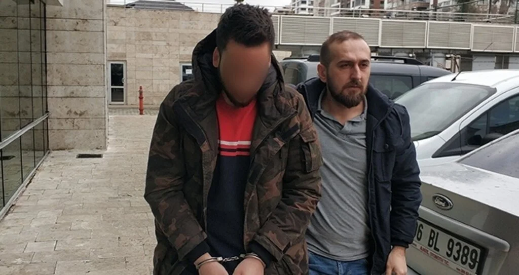 Evinde satışa hazır uyuşturucuyla yakalandı