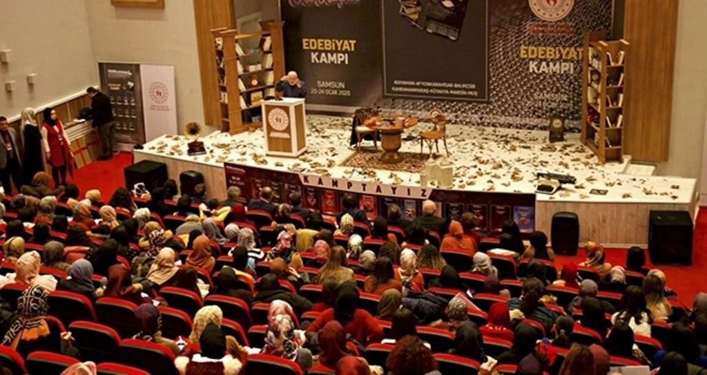 Gençler 'Edebiyat Kampı'nda Buluştu