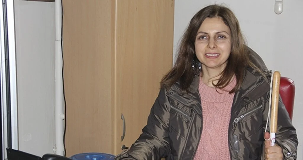 Görme engeli onu yıldırmadı, 2 üniversite bitirdi