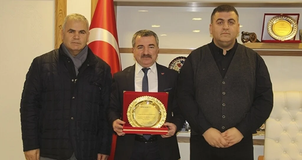 Gurbetçi İş İnsanından Başkan Özdemir’e Ziyaret
