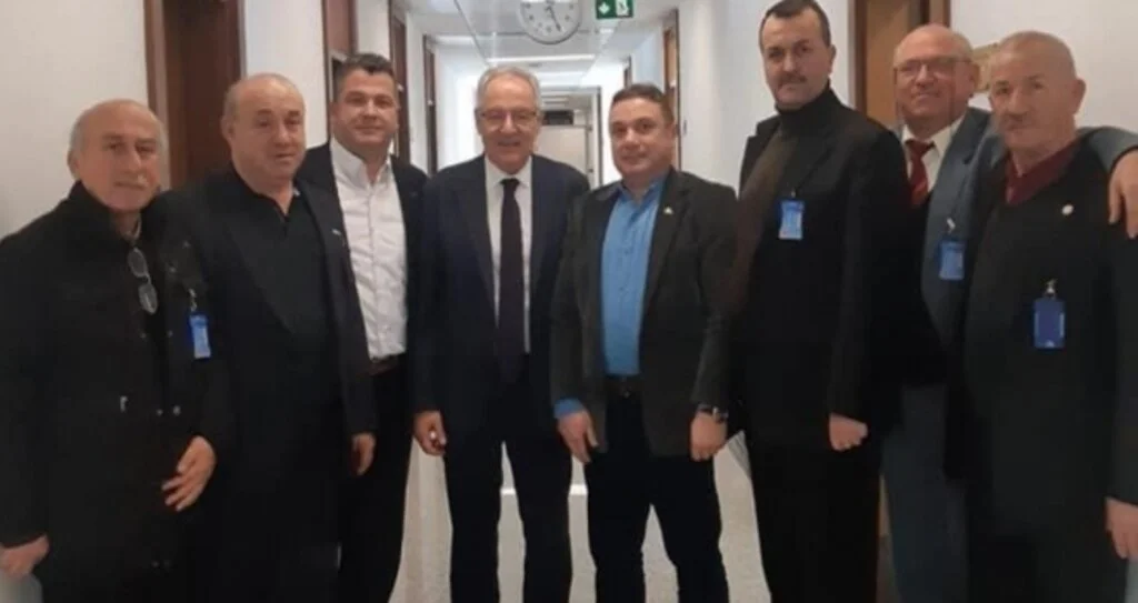 Hemşehrilerinden Koç'a vefa ziyareti