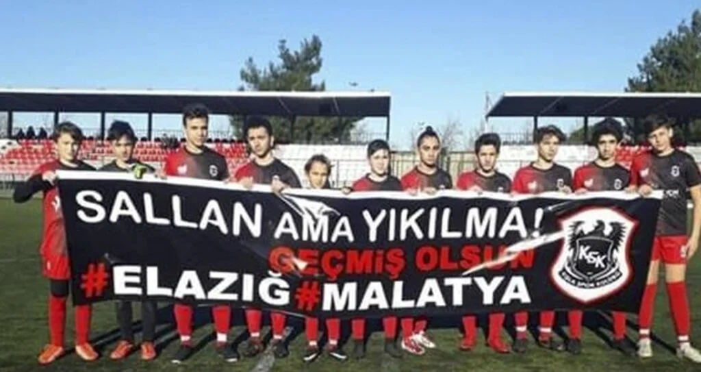 Kışlaspor'dan Duygusal Pankart