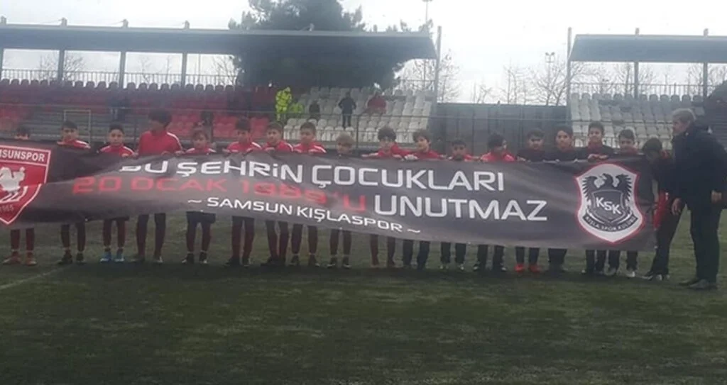 Kışlaspor'dan Futbol Şehitlerine Pankart