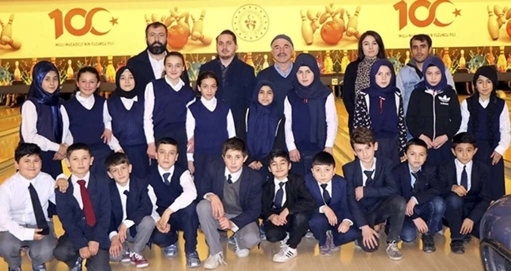 Öğrenciler hayatlarında ilk kez deniz gördü, bowling oynadı