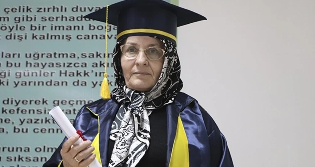 Öğrenmenin yaşı yok: 68 yaşında liseyi bitirdi