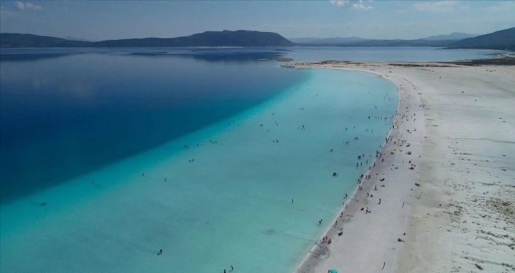 Salda Gölü'nü 2019'da 1 milyon 400 bin kişi ziyaret etti