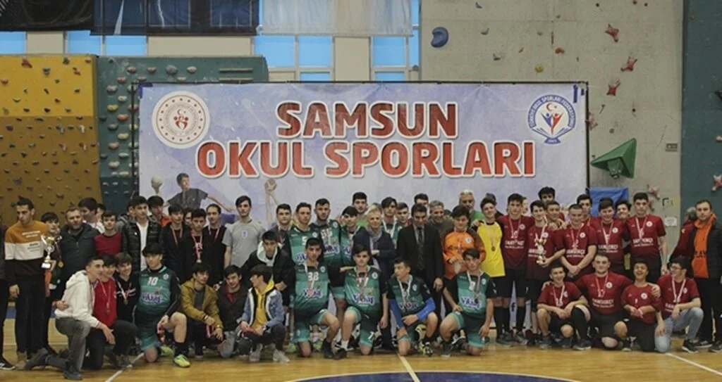 Şampiyon Büyüklü Anadolu Lisesi