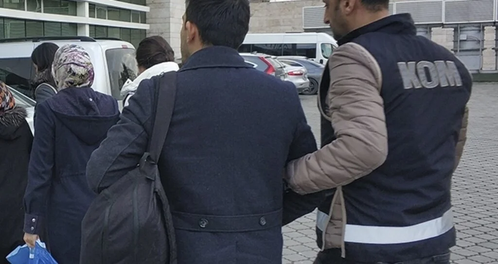 Samsun'da FETÖ'den 1 tutuklama, 4 adli kontrol