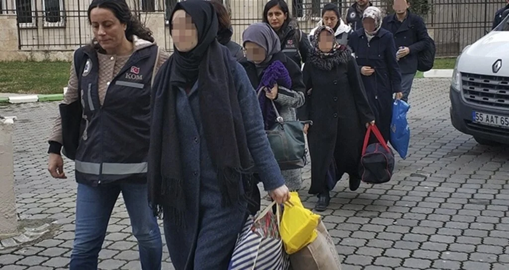 Samsun'da FETÖ'den 5 zanlı adliyede