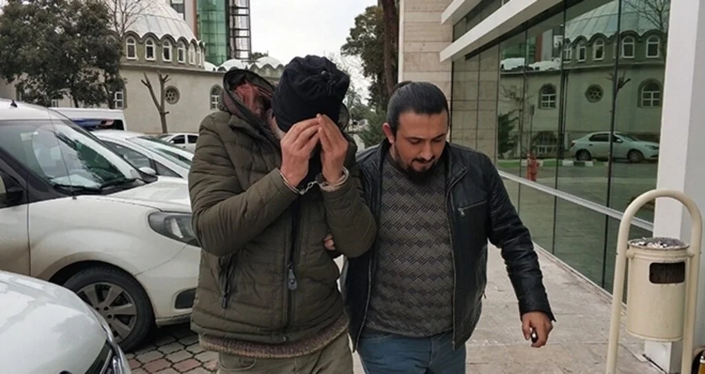Samsun'da kız arkadaşını darp edip cep telefonunu gasp ettiği iddia edilen şahıs gözaltına alındı