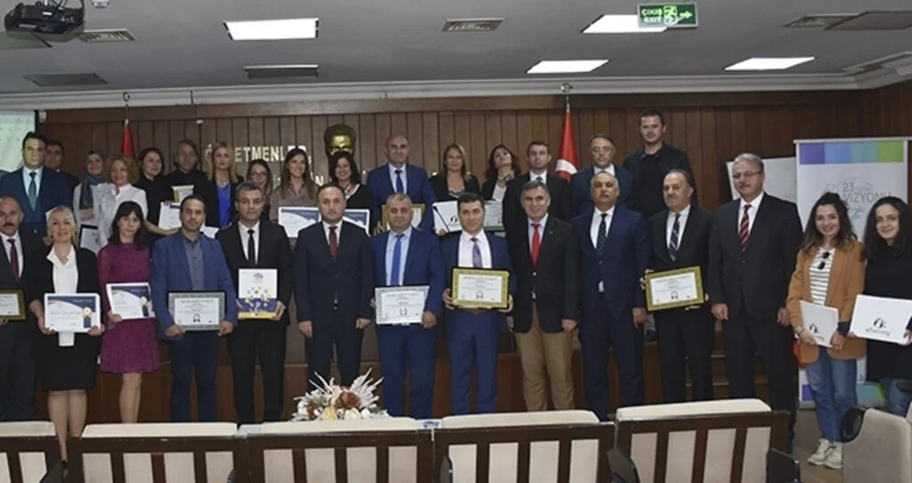 Samsun'da Öğretmenler Sertifikalarını Aldı