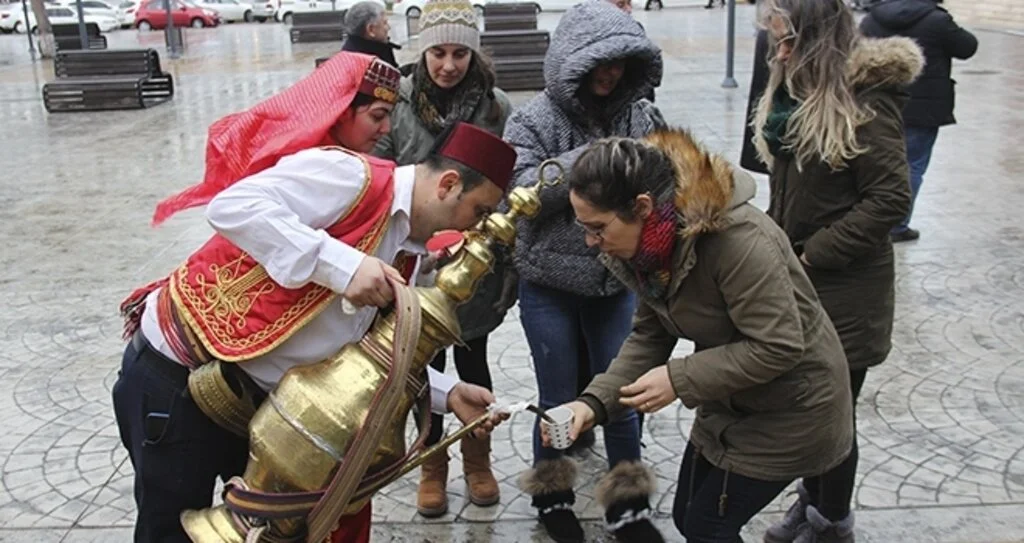 SASKİ'den Salep İkramı