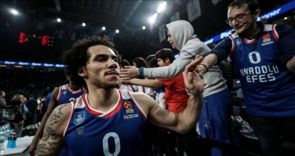 Shane Larkin, THY Avrupa Ligi'nde üst üste 2. kez MVP oldu