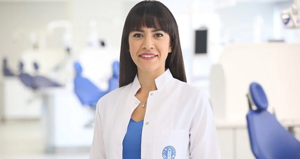 Tek Dişim Renklendi Ne Yapmalıyım?