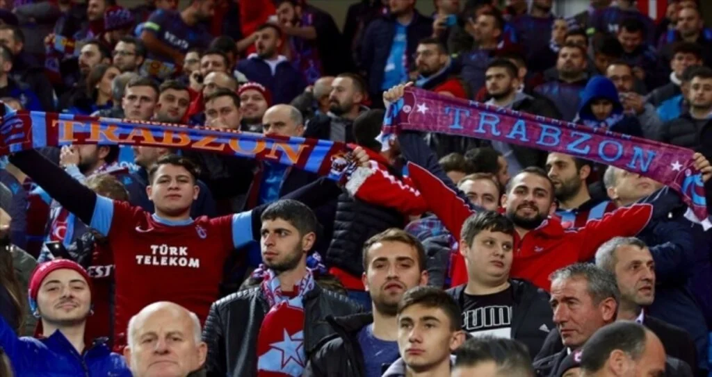 Trabzonspor-Fenerbahçe biletleri 3,5 dakikada tükendi