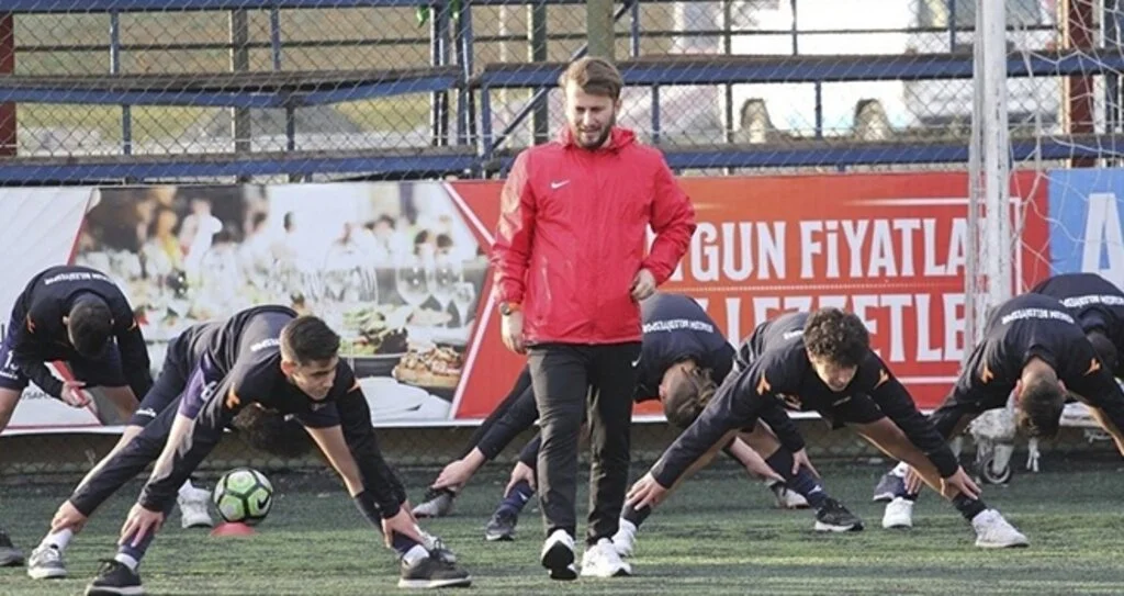 U15'ler Sahaya İndi