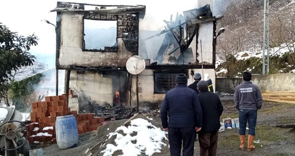 Yangın Can Aldı