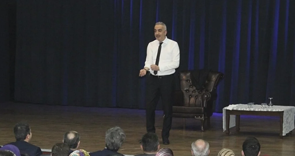 Yazar Bekir Develi: Birbirimize yabancılaşma hikayemiz evlere doğal gazın girmesi ile oldu