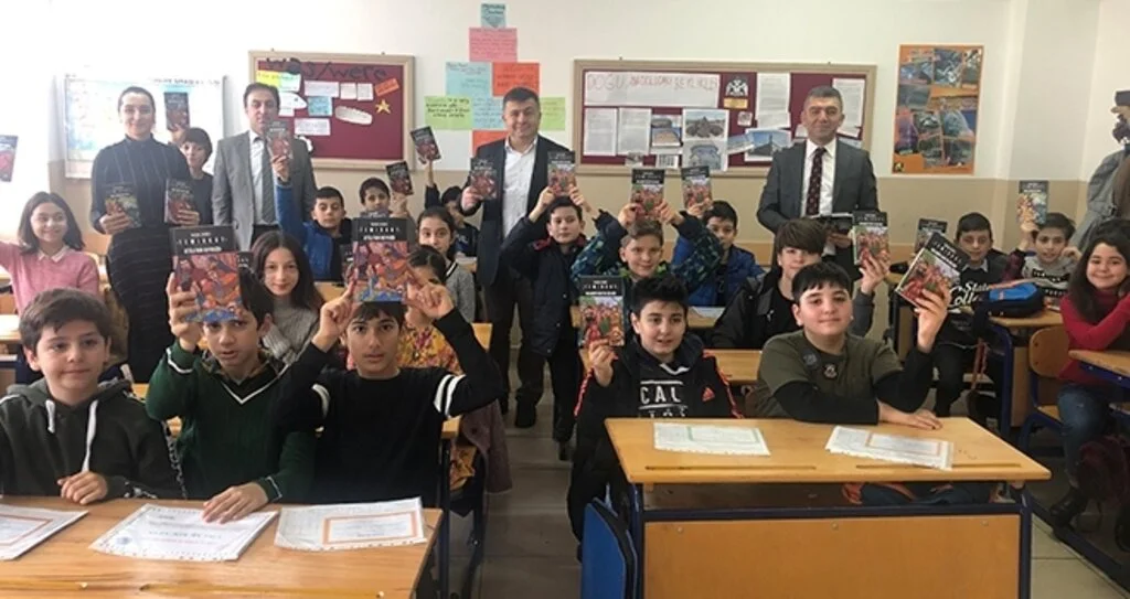YEPAŞ'tan karne hediyesi 'kitap'