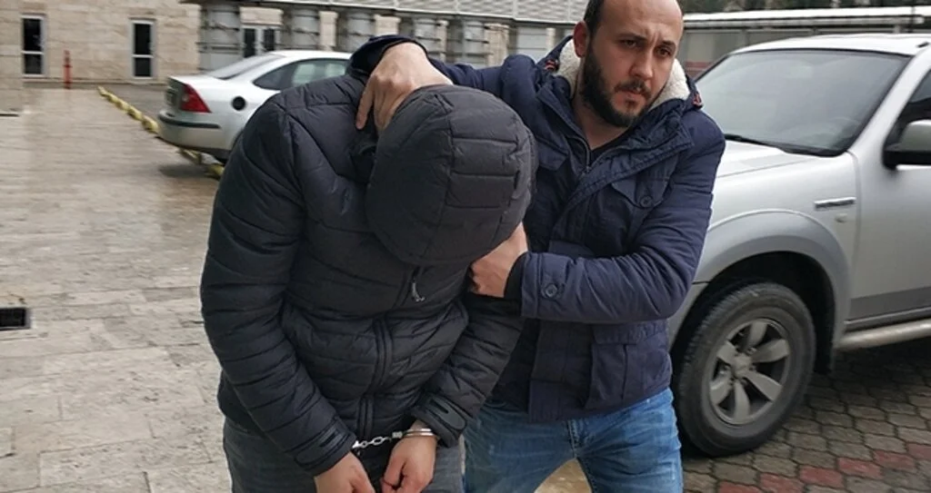 Yılbaşı gecesi uyuşturucu satarken yakalandı