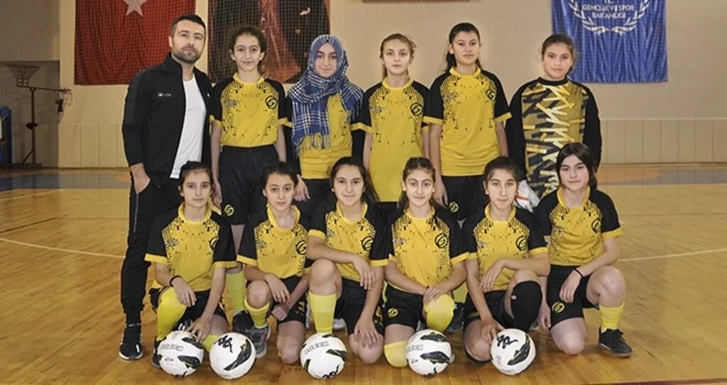 Yıldızların Şampiyonu Gökçeçakmak
