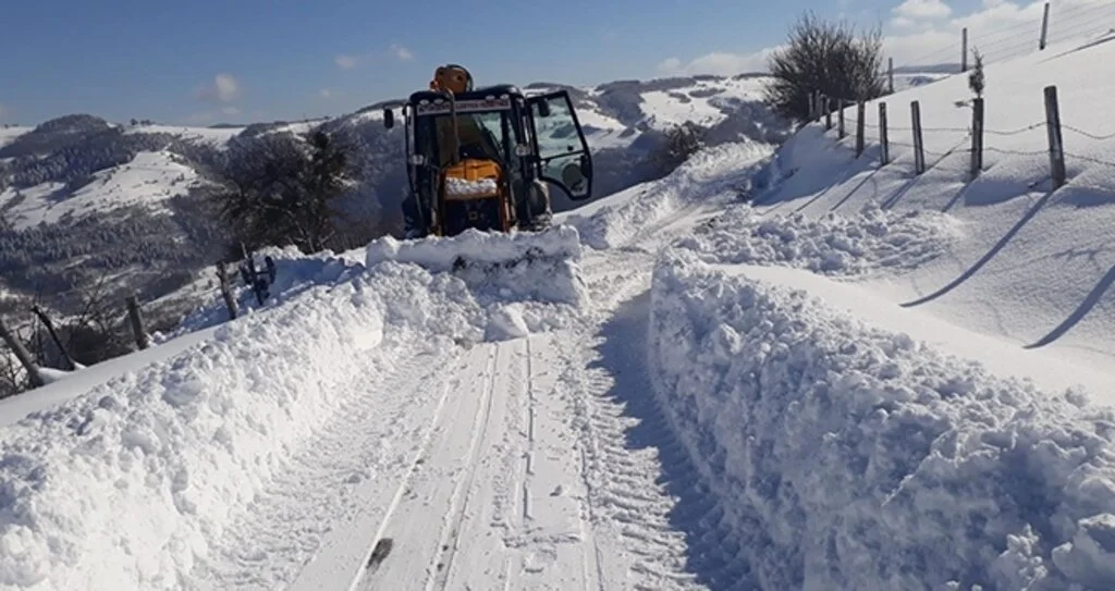 Alaçam'da Kar Kalınlığı 1 Metre