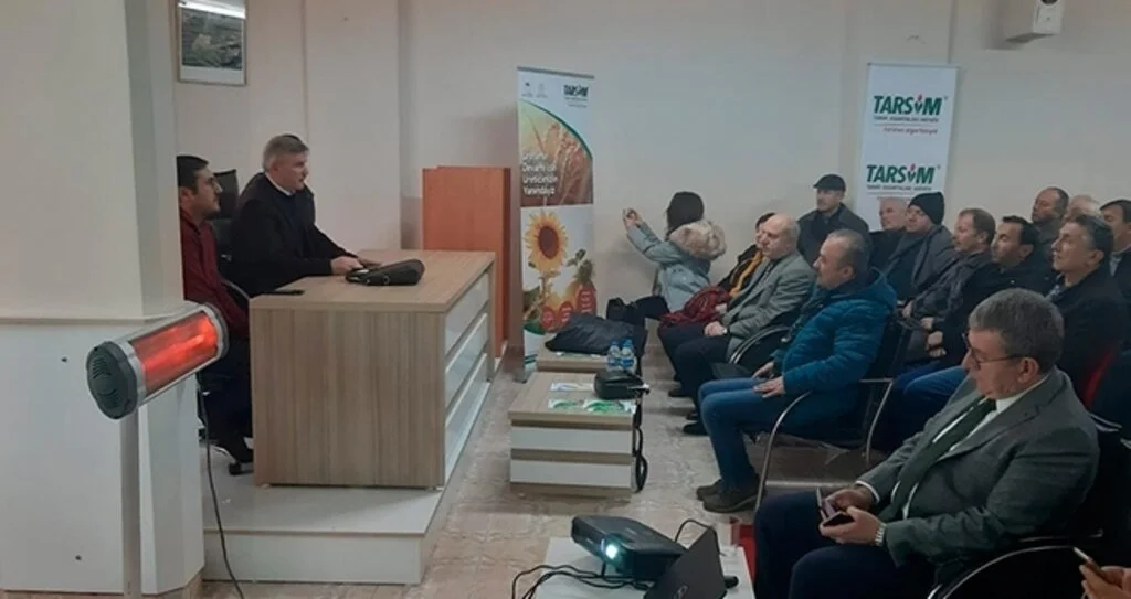 Alaçamlı çiftçilere şeker pancarı anlatıldı