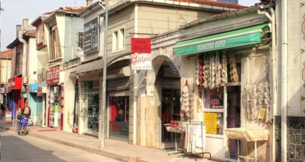 Bafra Belediyesi 'Bedesten Çarşısı'nı unutmadı