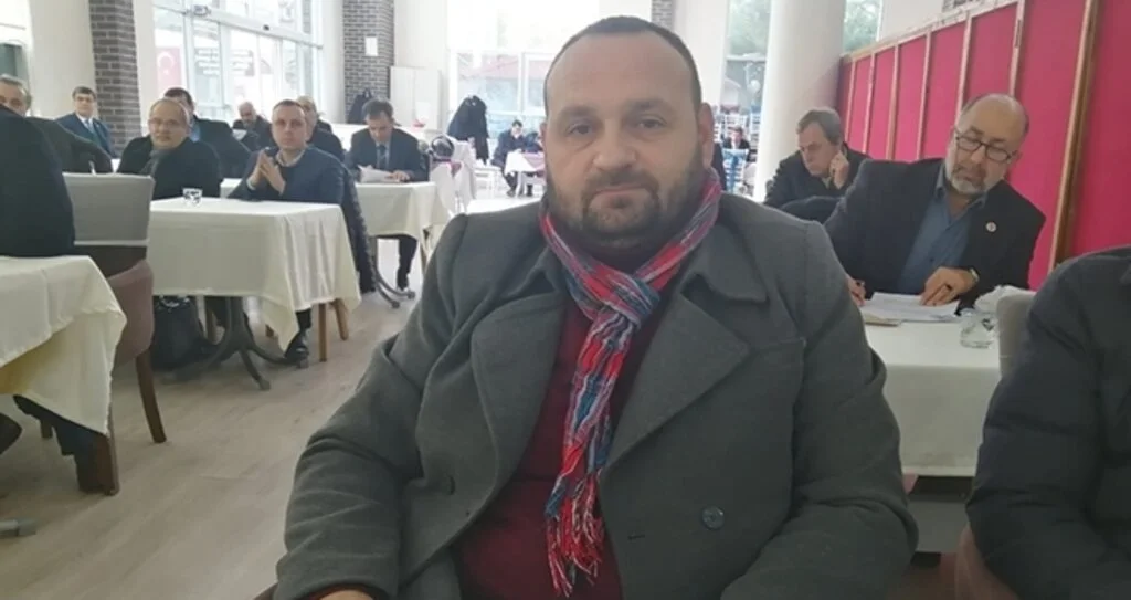 Bafra Belediyesi MHP'li Meclis Üyesi Hasan Aytünür: Çöpe Atılan Petleri Belediye Satın Alsın