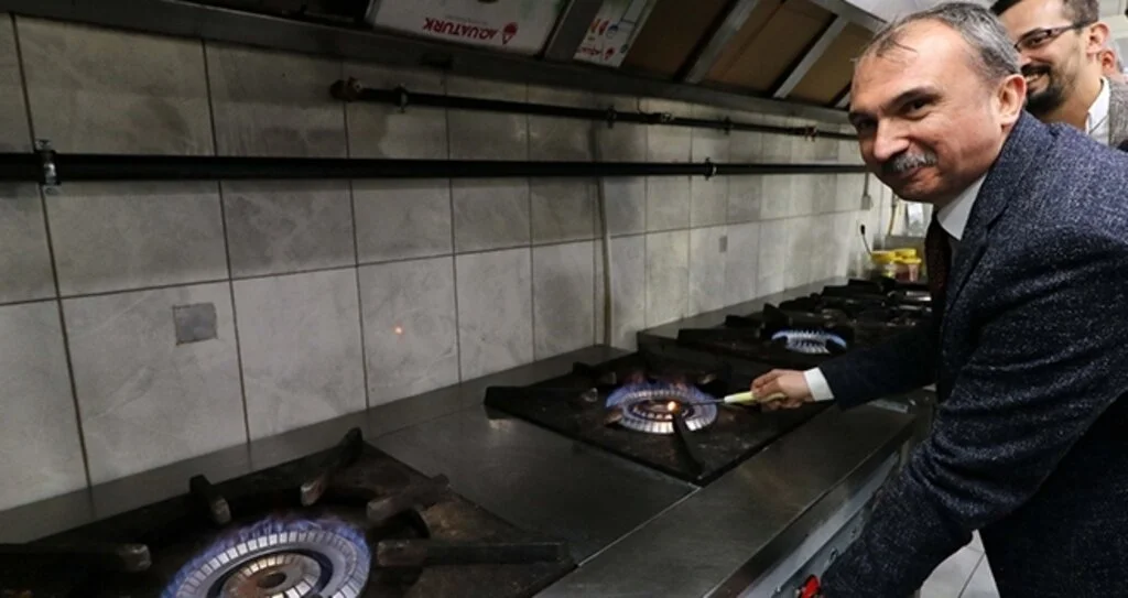 Bafra OSB'de doğalgaz yandı 