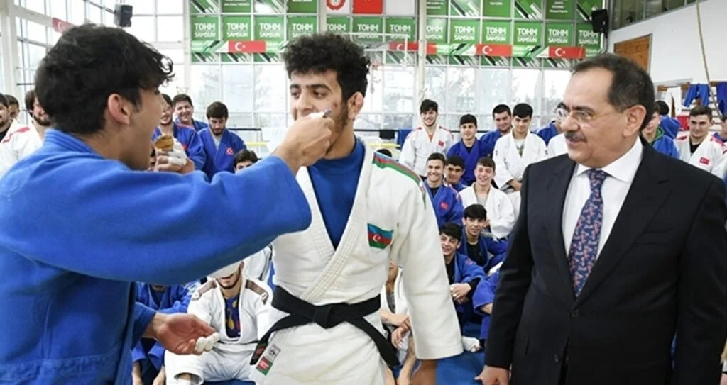 Başkan Demir’den milli judoculara baklava