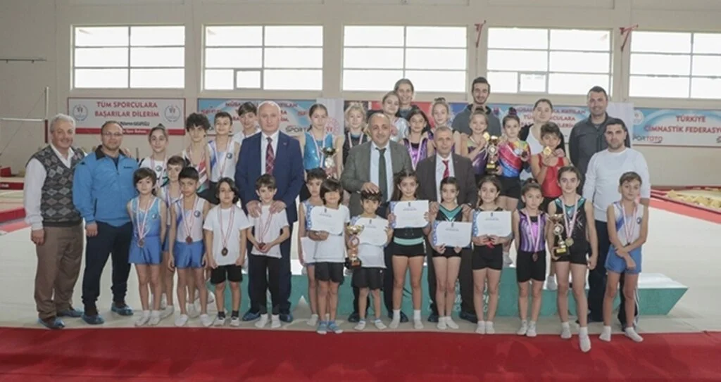 Cimnastikçiler Ödüllendirildi