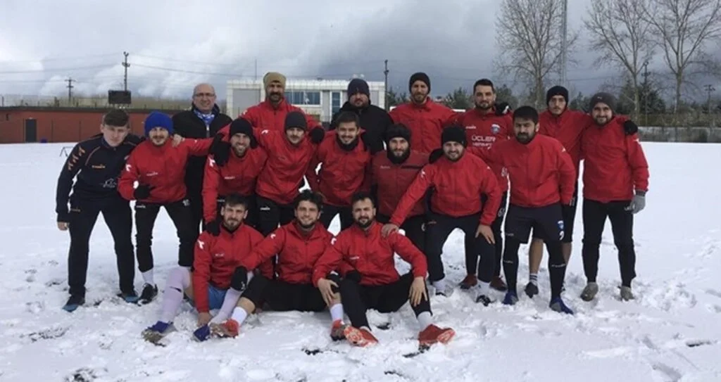 Derbi Kara Takıldı