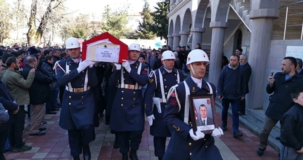 Geçirdiği kalp krizi sonrası vefat eden uzman asker toprağa verildi