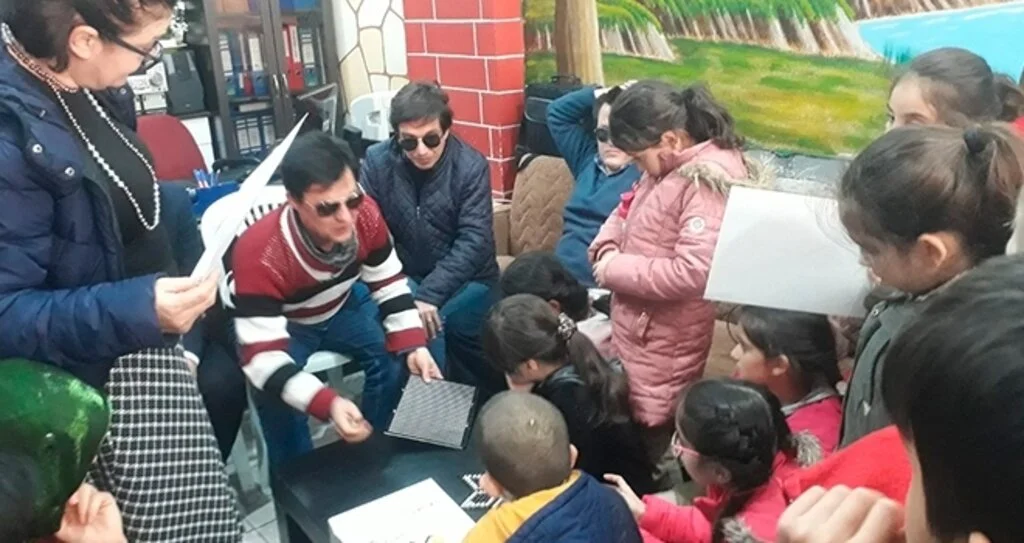 Görme engellilerden 'Her Yere Kitap, Her Yerde Kitap' etkinliğine destek